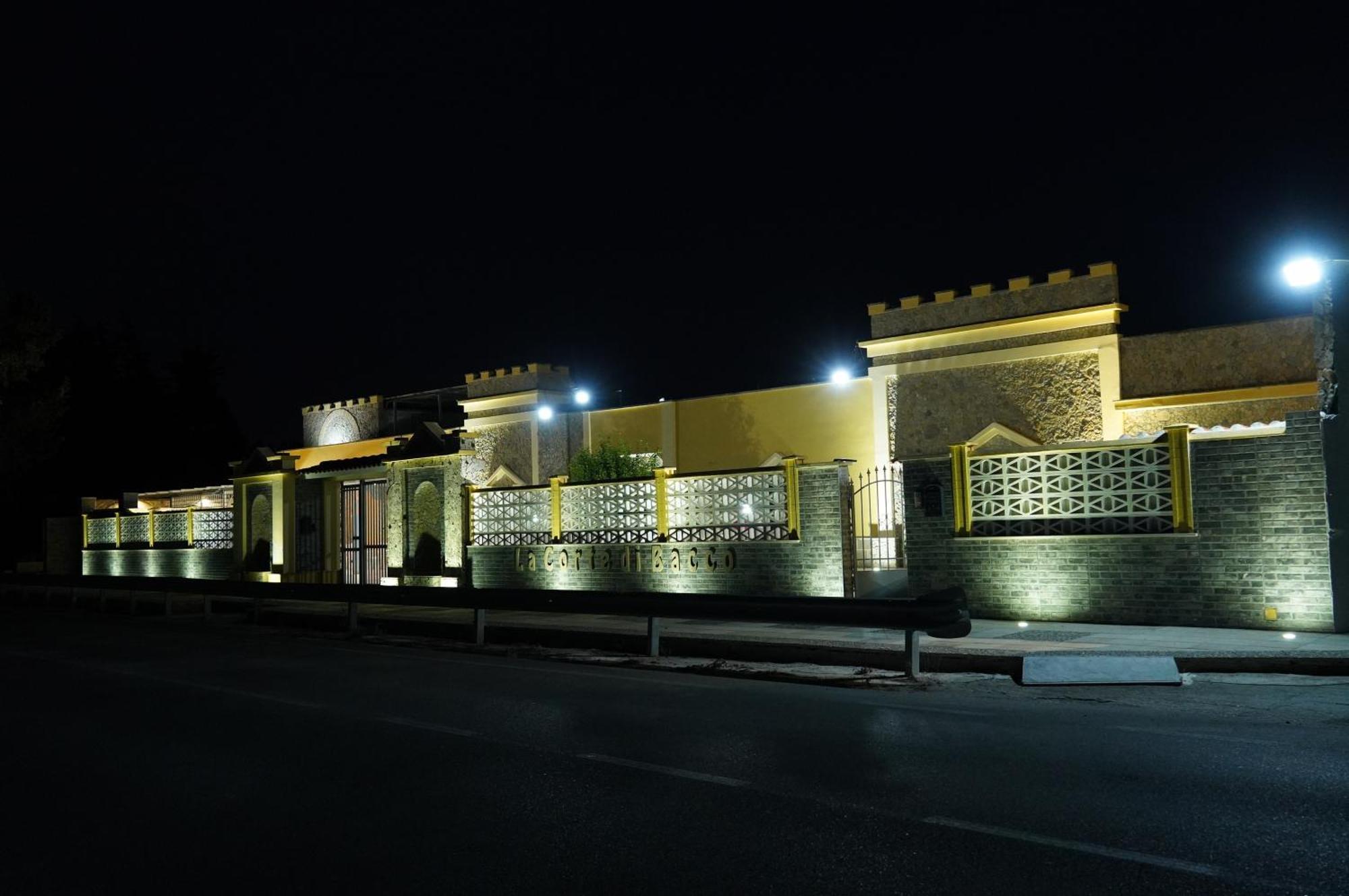 Hotel La Corte Di Bacco Salento San Pietro Vernotico Exterior foto